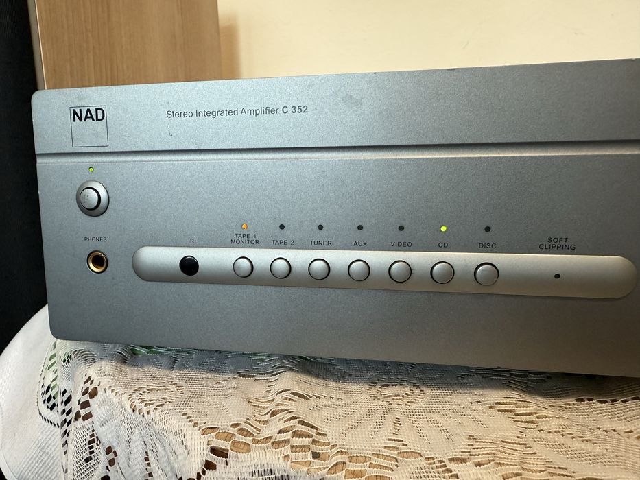 Nad C-352 Качествен стерео усилвател