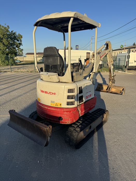 Takeuchi TB217R an 2020 + Dumper 6 t