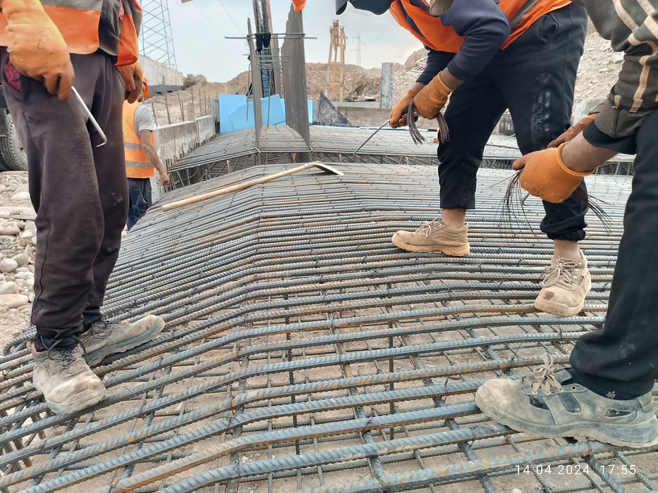 Бригада строителей монолитчики