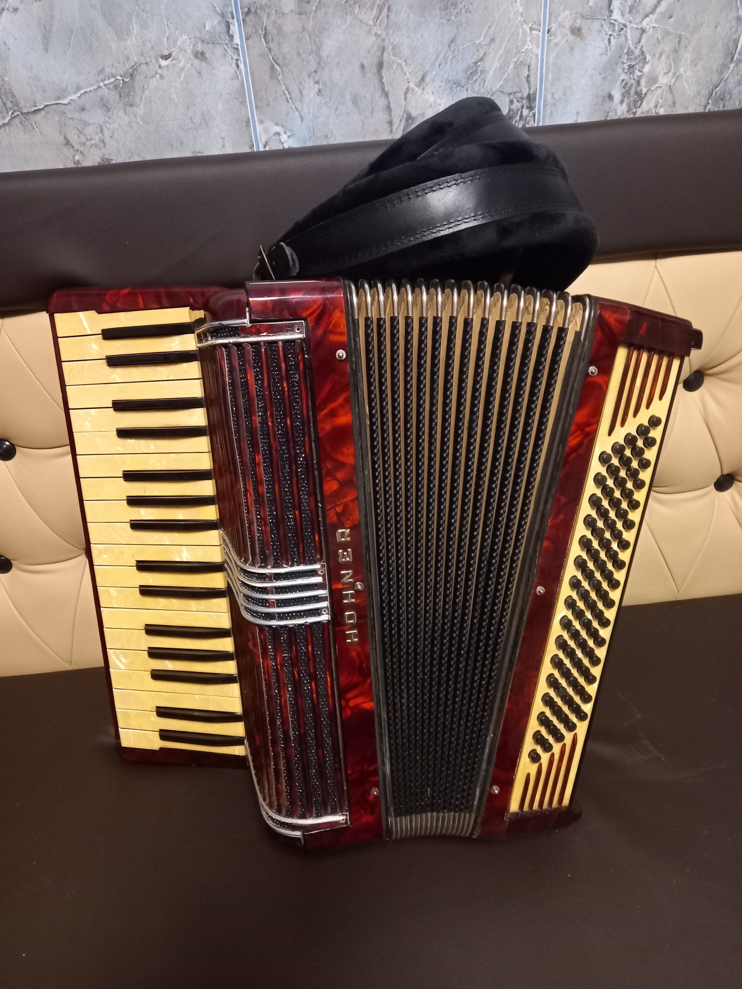 Acordeon Hohner  verdi 2 vergea 80basi acordat Bandon