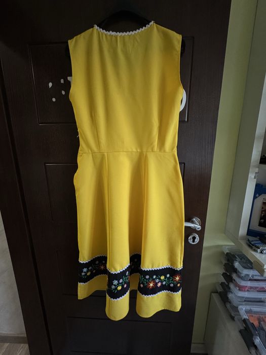 Сукман с богата бродерия