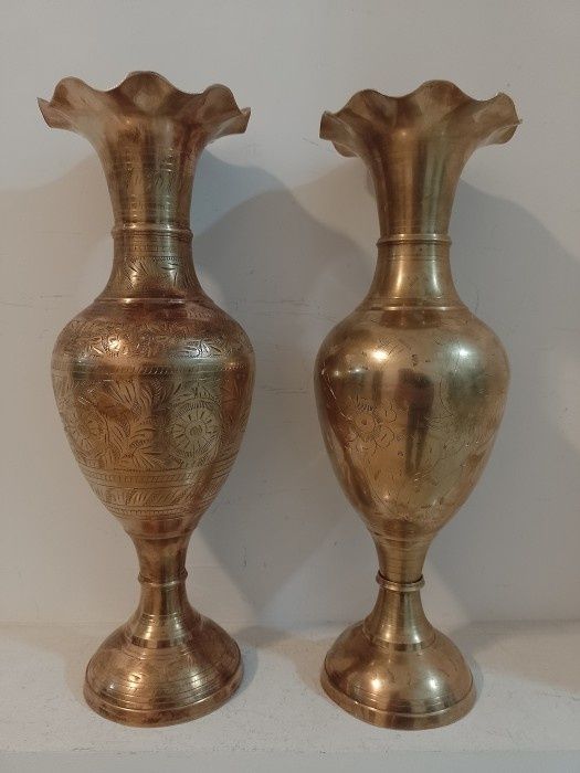 Superbe piese decor, Set de 2 vaze din bronz gravate integral manual ,