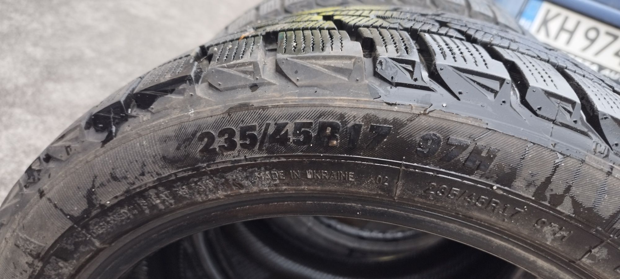 Зимни гуми 235/45R/17