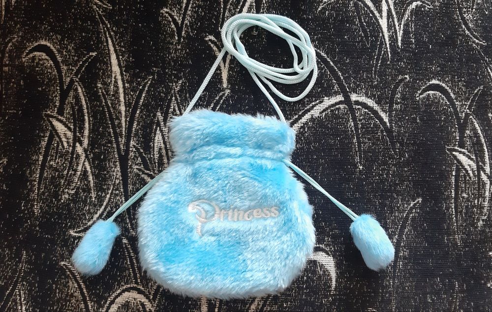 Детска плюшена чантичка