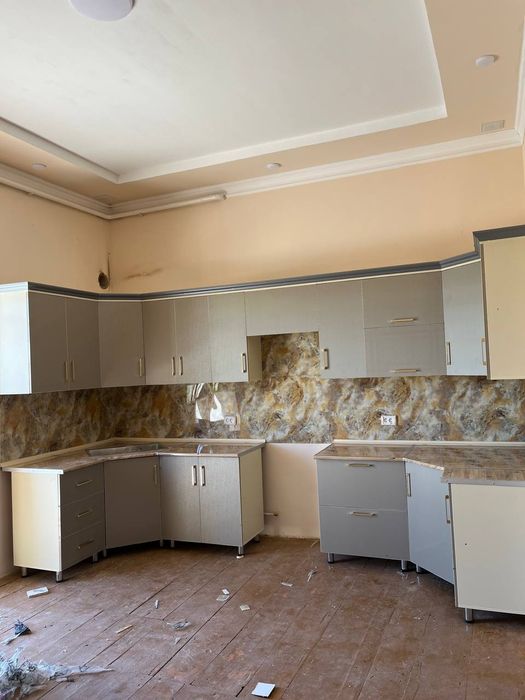 Кухни мебел акрил