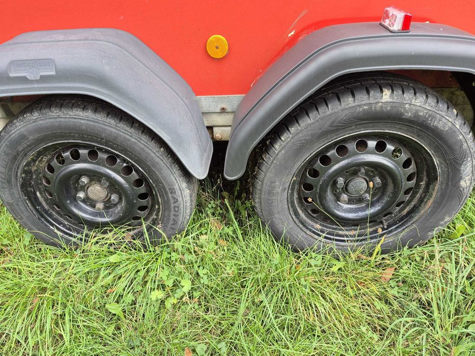 Remorcă Westfalia Box Închisă