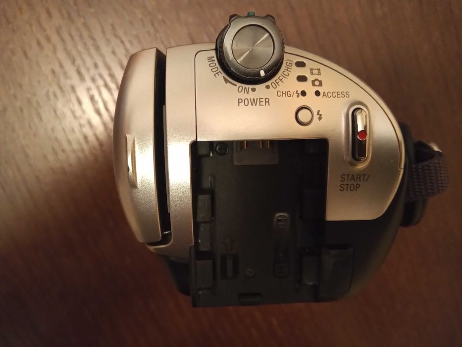 SONY  DCR - SR 190 E - видеокамера с хард диск и карта памет