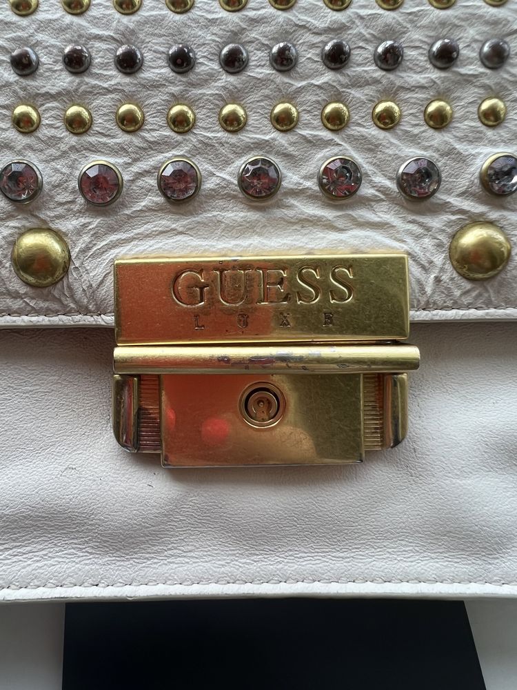 Чантичка Guess