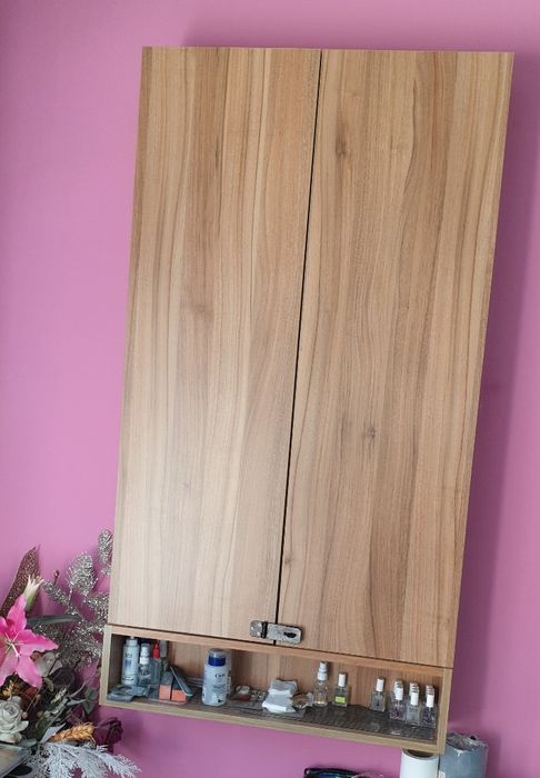 Гардероб за лакове