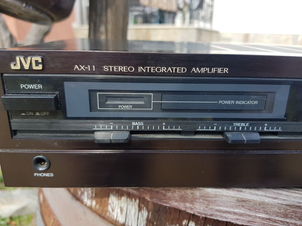 Усилвател JVC AX-11