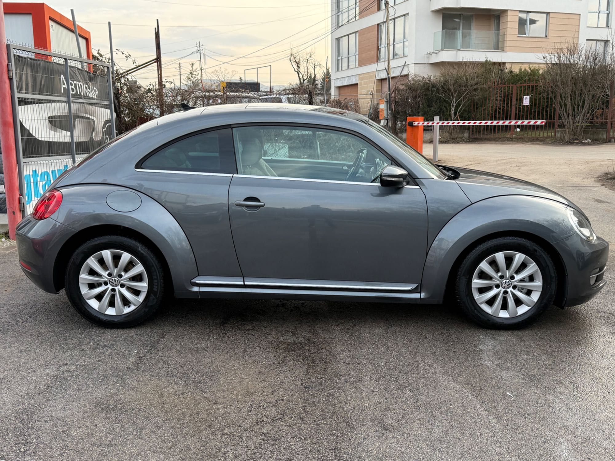 VW Beetle 2.0TDI Desing/DSG/Автопилот/Кожа/Подгрев/LED/Xenon