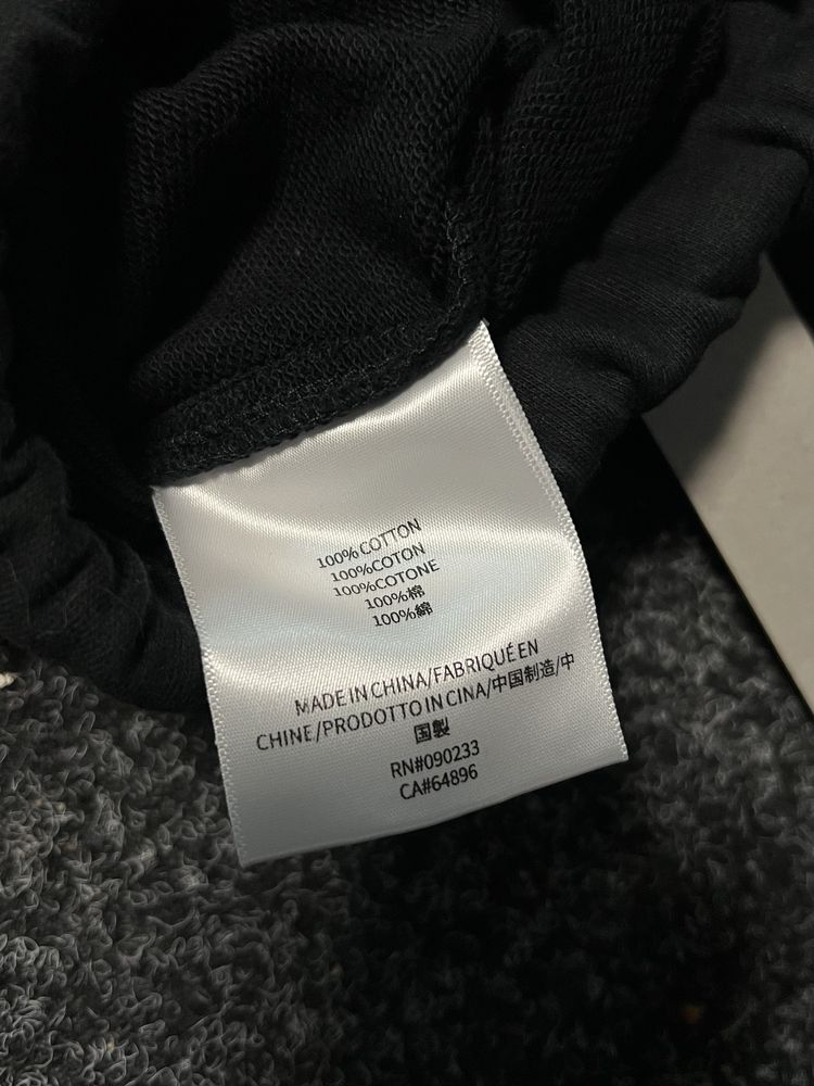 Pantaloni scurti Essentials FOG reflective alb/negru  Premium / 2025