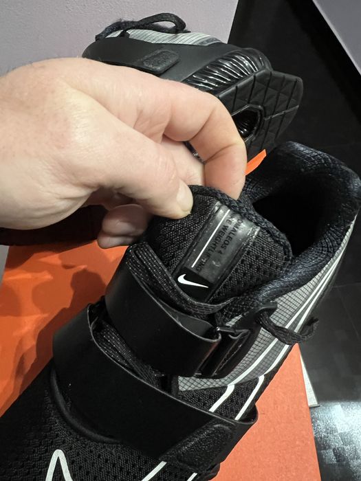 NIKE щангети 39/24.5см. Почти НОВИ