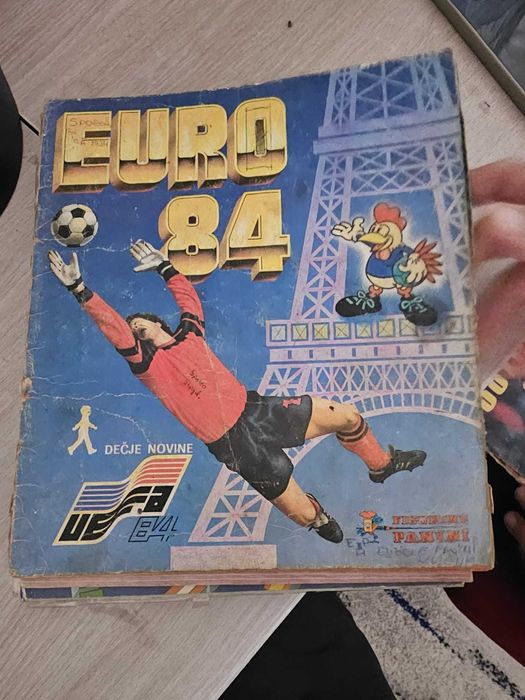 Vand albume football de colectie.