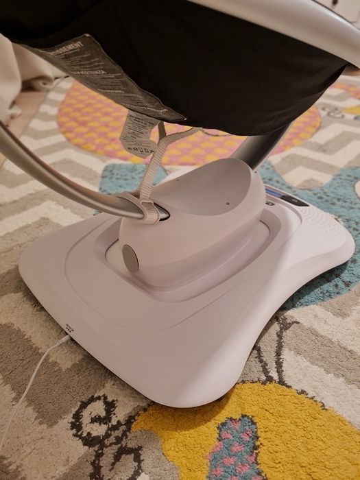 Leagan Electric ptr. Bebelusi 4Moms Mamaroo