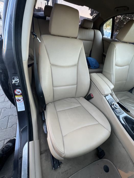 E90 предни седалки