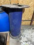 Masa rotunda din metal pt bar cu suport umbrela