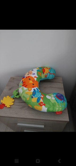 Pernuta Fisher Price pentru stat pe burtică