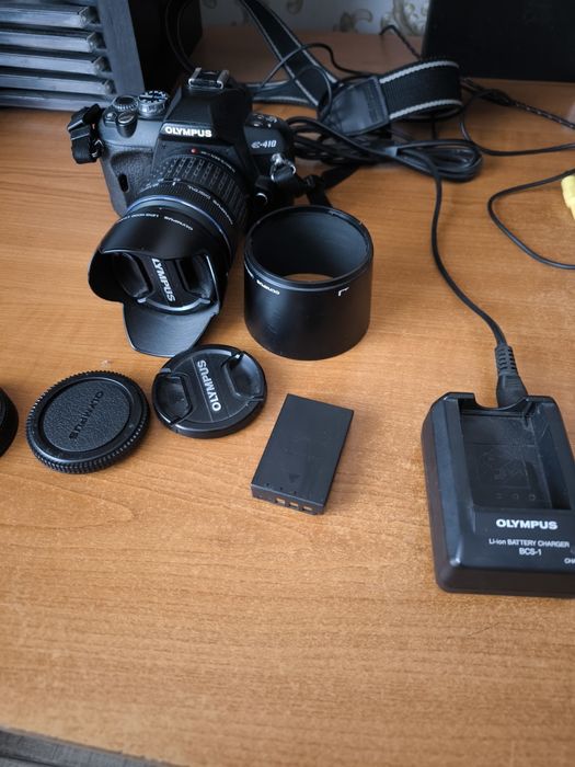 Aparat foto Olympus.