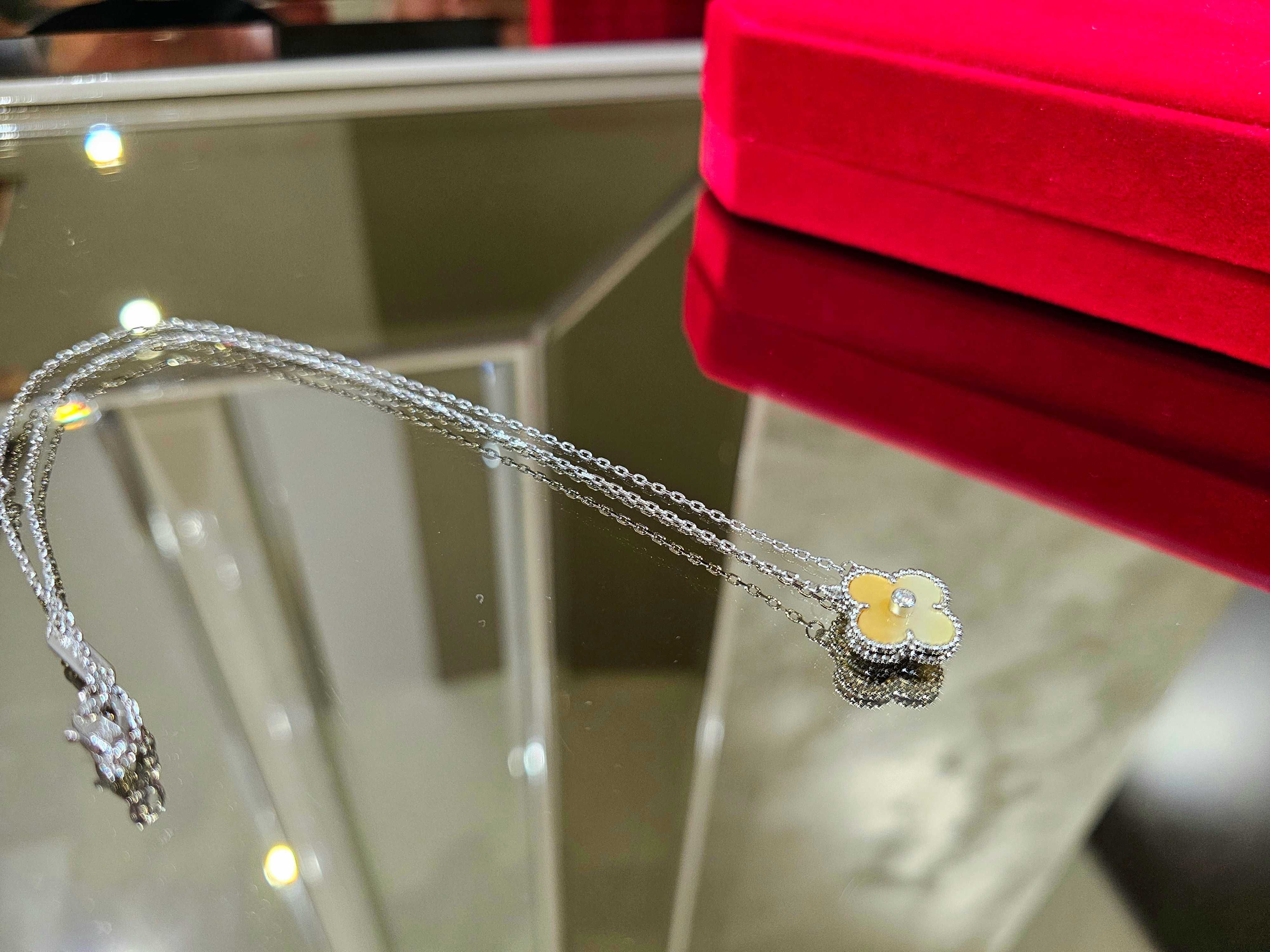 Van Cleef & Arpels VCA Silver Cream Mother Pearl Diamond Clover Колие