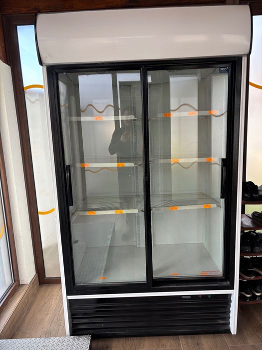 Хладилна витрина двойна