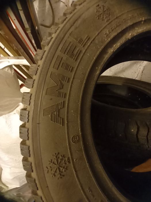 Продам резину AMTEL 195/65 R15 шипованная новая