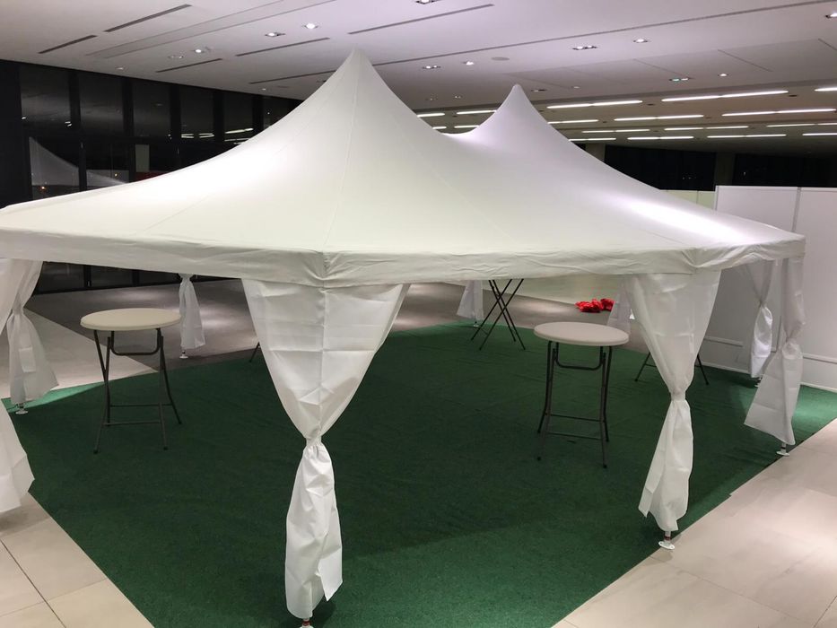 Cort octogonal in stare buna