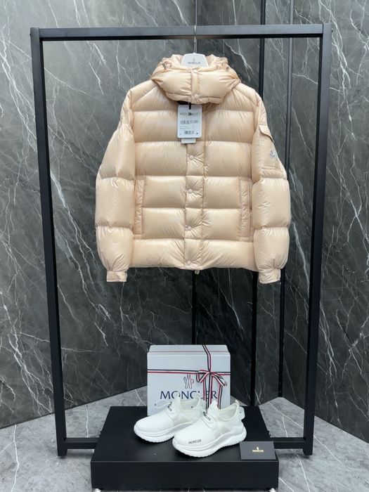 Geaca Moncler , calitate premium , noua , pe comanda , L