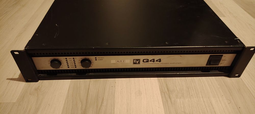 Electro Voice q44