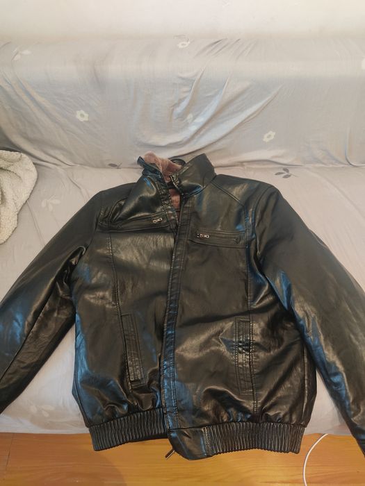 Кожаная куртка новая, не разу не одеваз размер большой 52-54 или 54-56