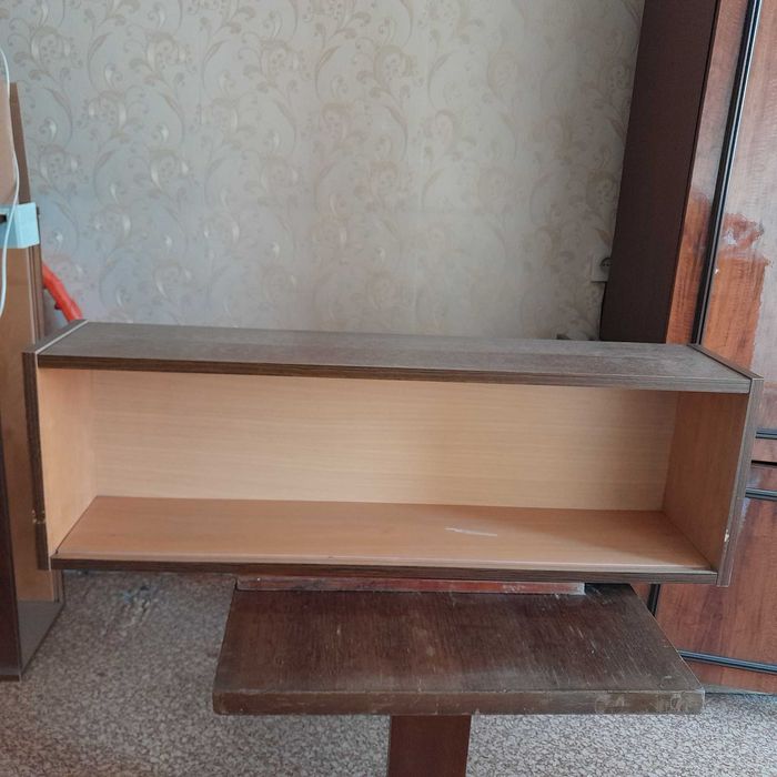 Полка книжная фабричная. стандартная.