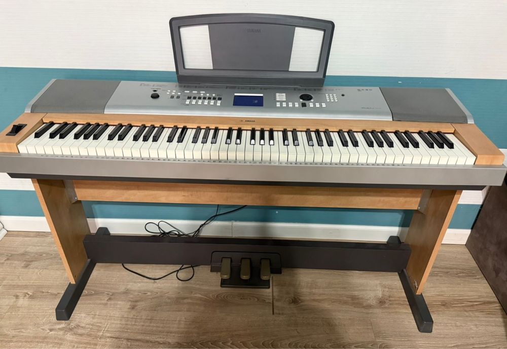 Продаю Yamaha (Электрическое пианино)