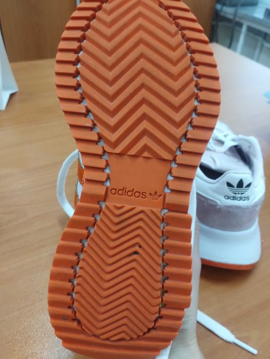 Маратонки adidas 38 номер
