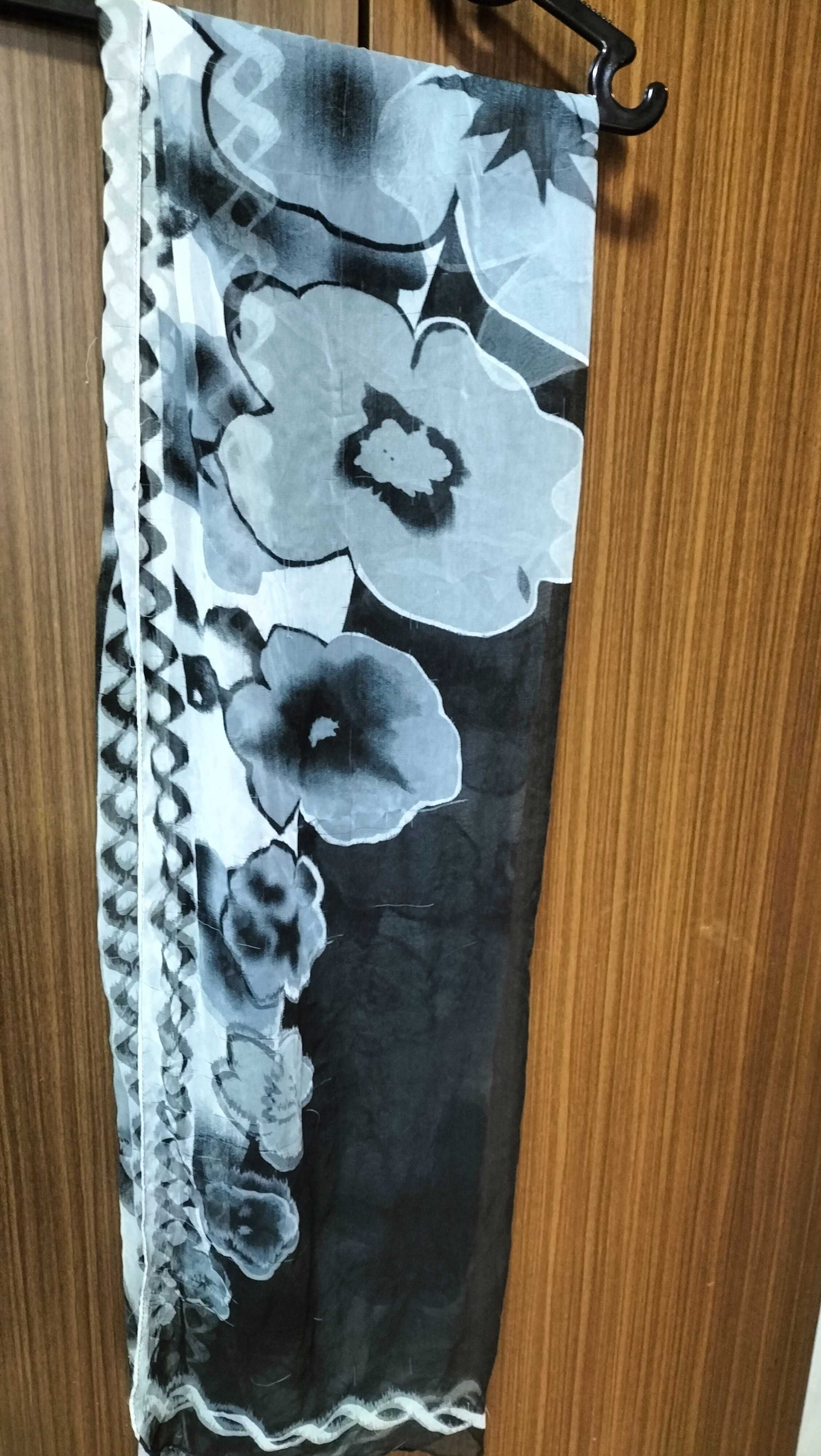 Продам разные шарфики и косыночки лёгкие.