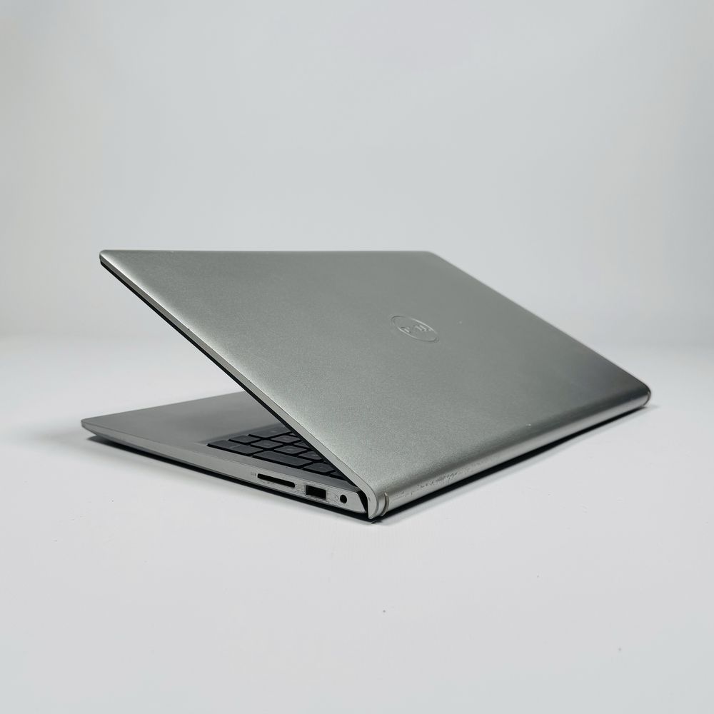 Лаптоп Dell Inspiron 15/i3-1115G4/12GB RAM/256GB NVMe