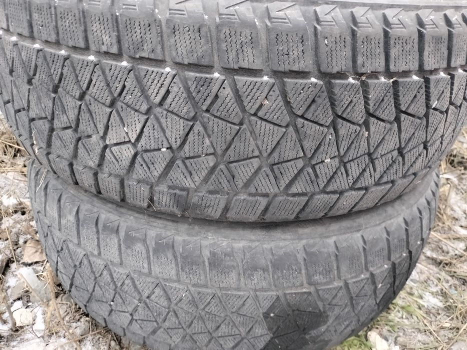 Продам резину всесезон 235/55/20