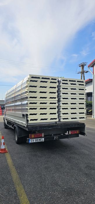 Panouri Sandwich ideale pentru construcții!