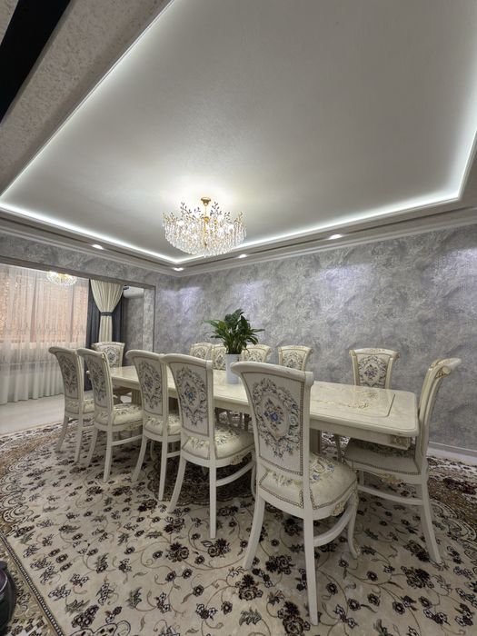 Срочно сотилади 4-хона 2-этаж 9-этажли домда лифт тараф. Согдиана