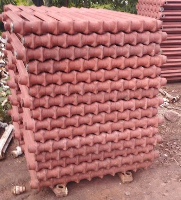 Батарея чугунная. Чугунные батареи. Радиатор отопления.