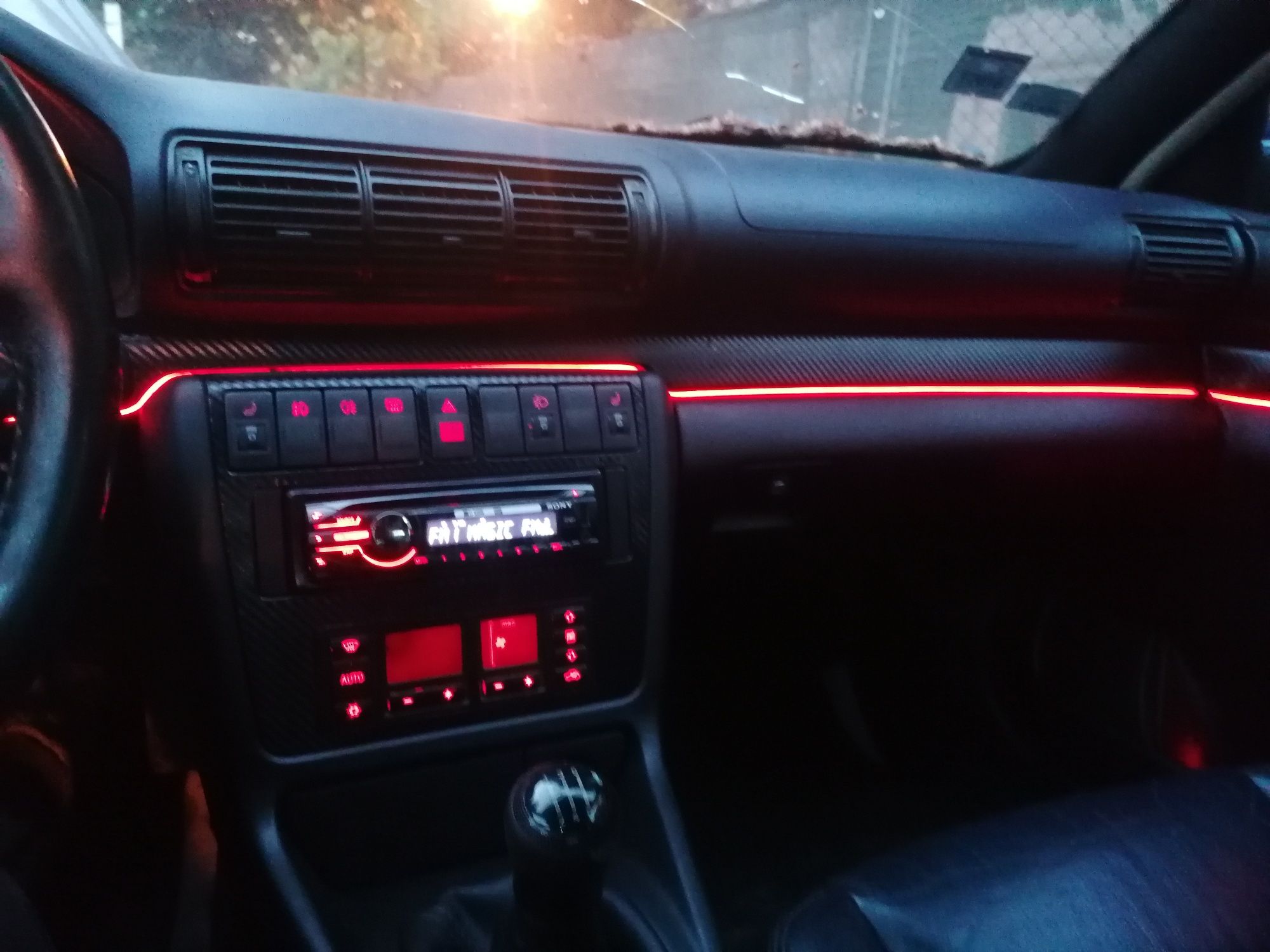 Vând piese de schimb și Audi A4 B5  tdi, piese  anexe motor, electri