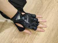 Фитнес перчатки для занятий на тренажёрах