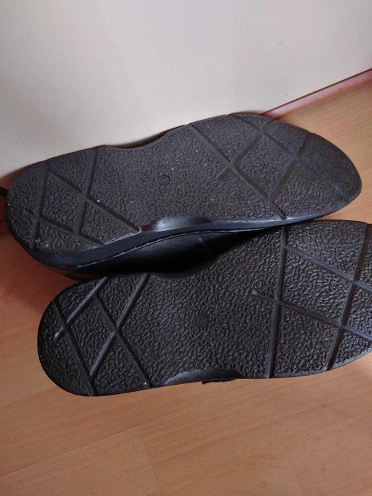 Vand pantofi barbatesti!