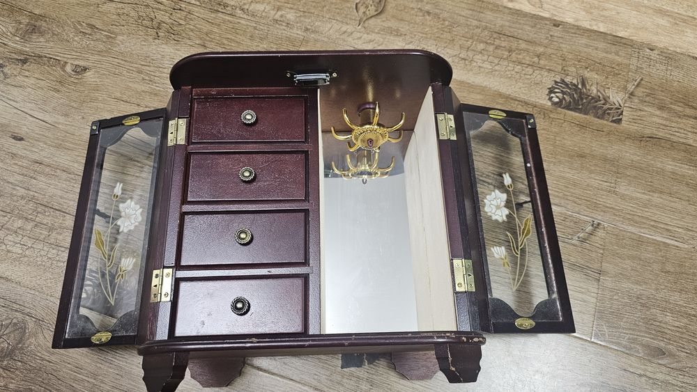 Casetă de bijuterii muzicala