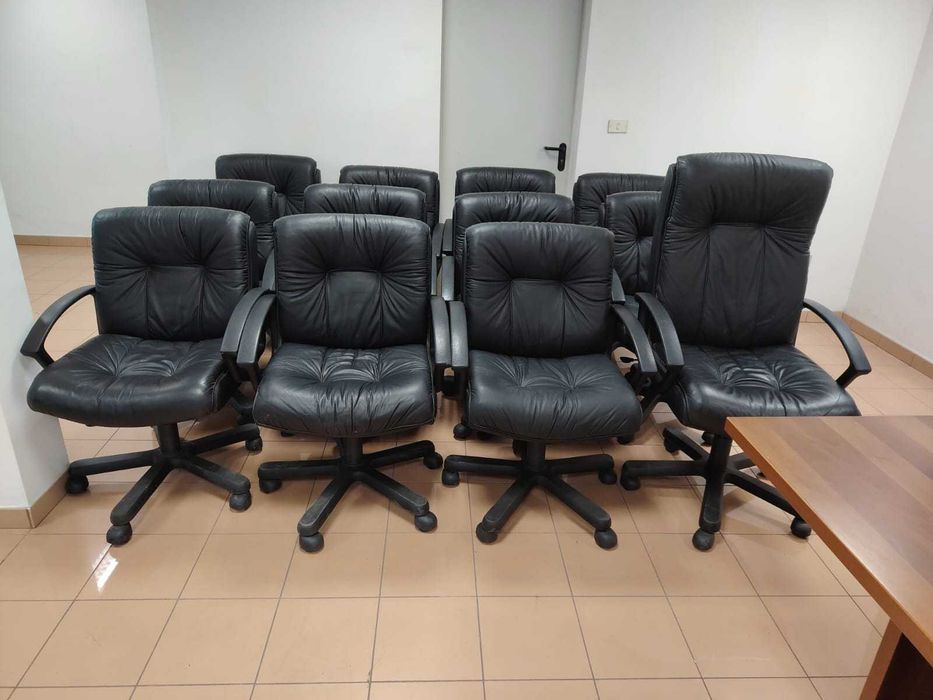 Офис Столoве Естествена Кожа 11 Заседателни 1 Директорски Стол
