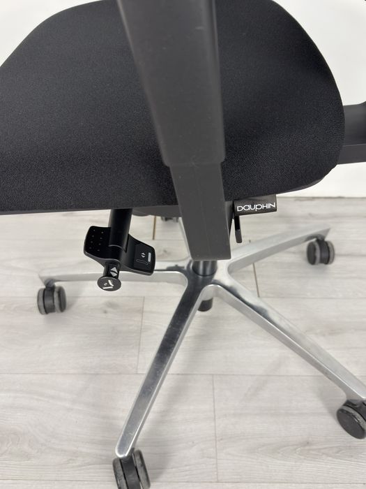 Ергономик офис стол Dauphin Ad Just magic2 черен плат страхотен дизайн
