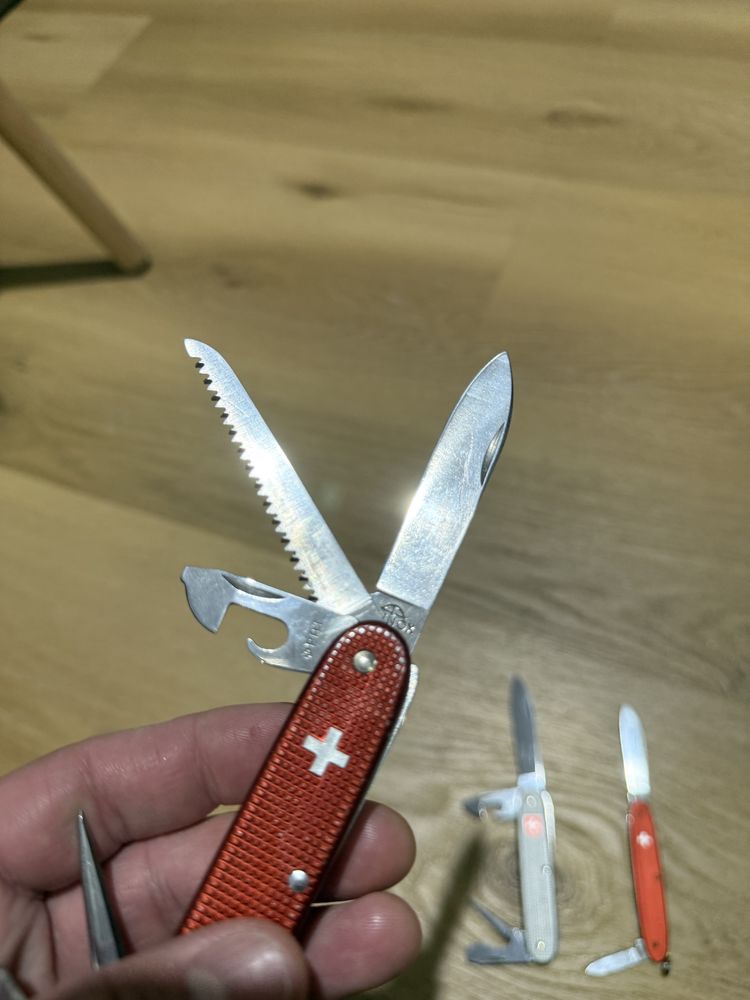 Lot Victorinox alox/ Elinox/ Old Cross/ Soldier