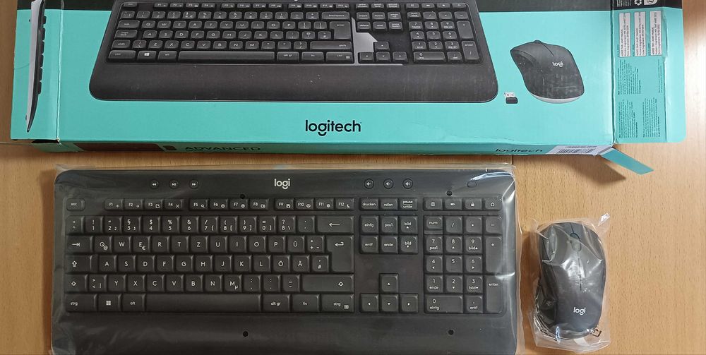 Клавиатура с мишка Logitech Advanced MK540