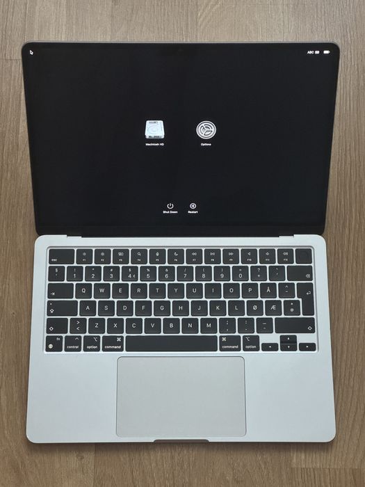 Apple Macbook Air M2 pentru piese sau recarosare