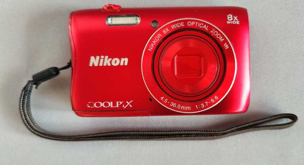 Nikon Coolpix 20MP, zoom 8x