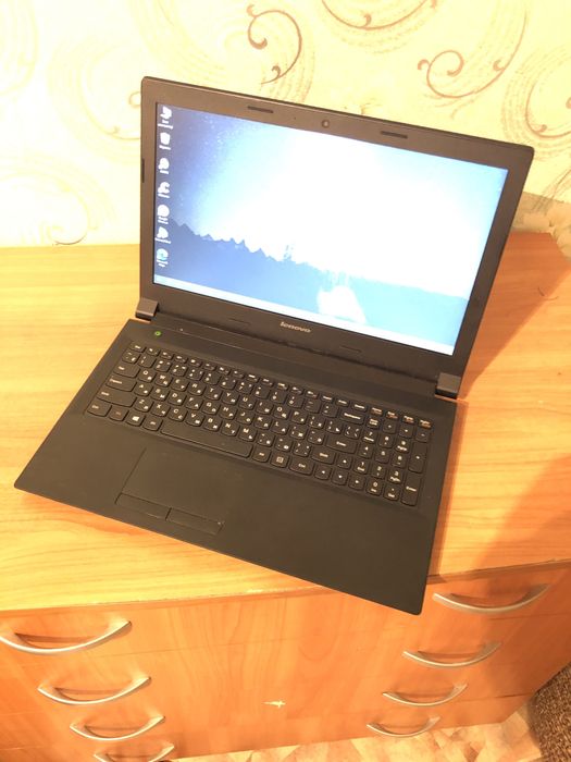 Продам ноутбук Lenovo в хорошем сост всё отлично работает срочно